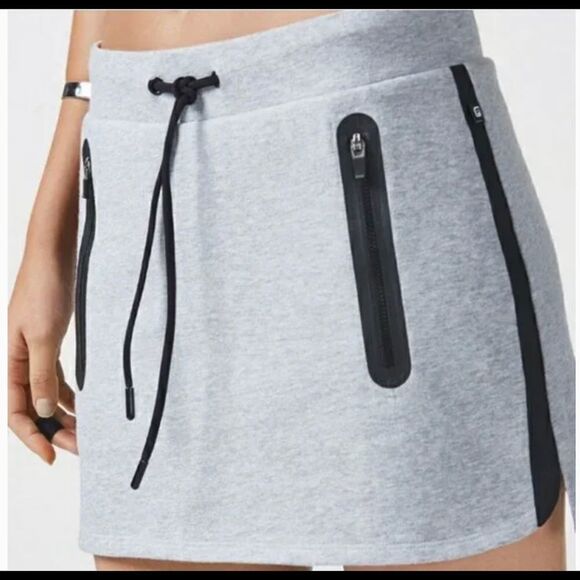 Fabletics Amara Skirt - Picture 1 of 6